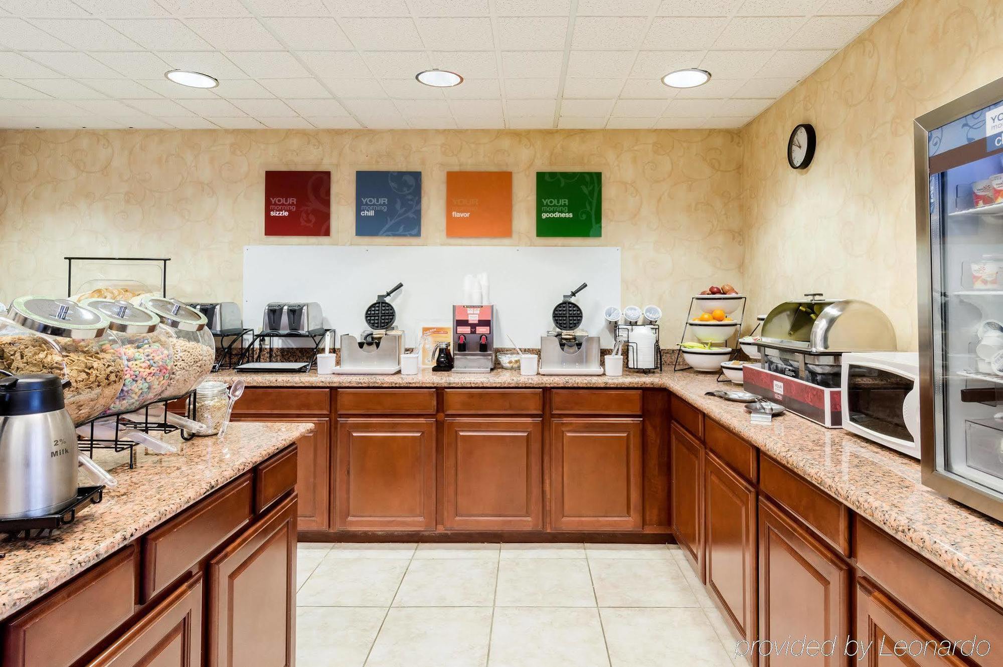 Towneplace Suites By Marriott Hadley Amherst Exteriér fotografie